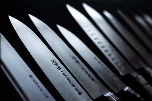 العناية بالسكين الياباني | دليل العناية بسكين الشيف الكامل
